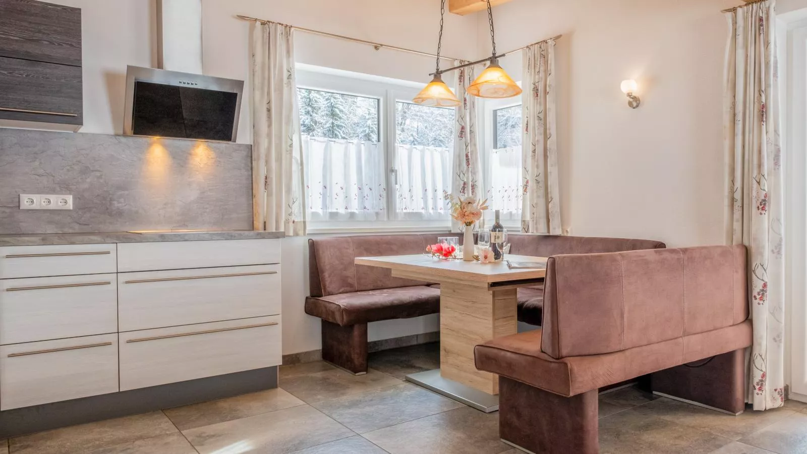 Blick auf den Rettenstein Top 2-Dining room
