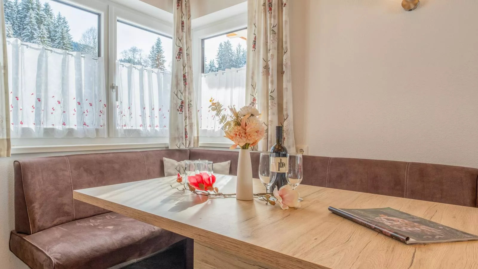 Blick auf den Rettenstein Top 2-Dining room