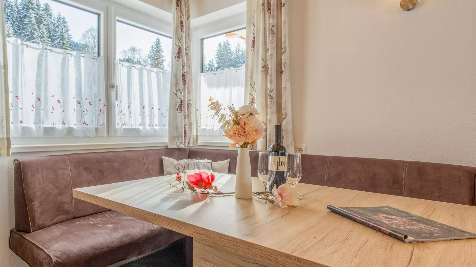 Blick auf den Rettenstein Top 1 und 2-Dining room