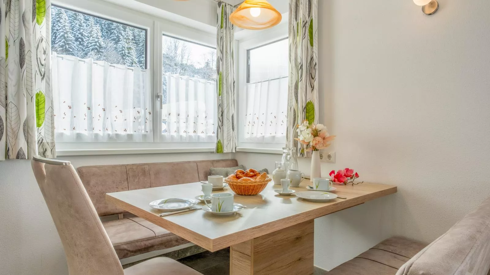 Blick auf den Rettenstein Top 1 und 2-Dining room