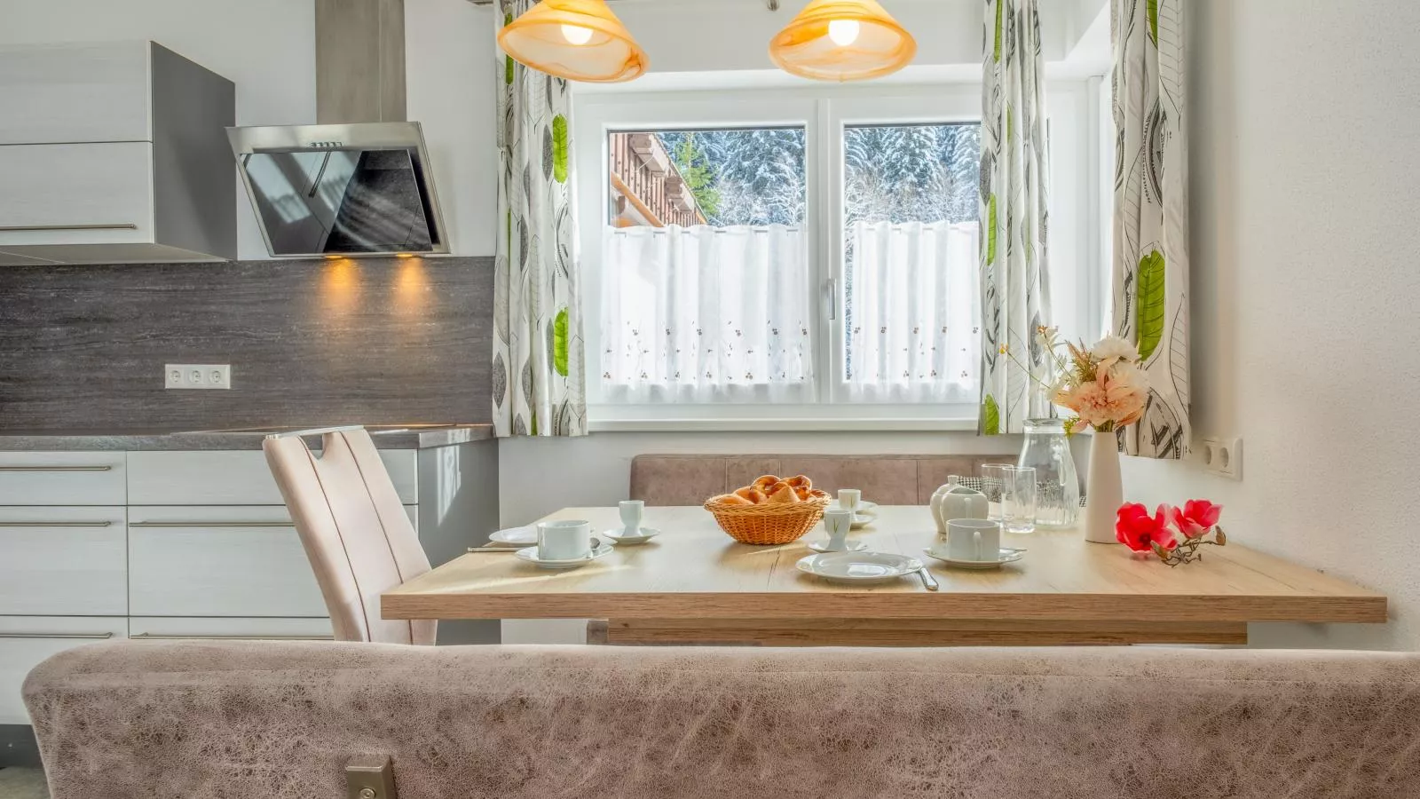 Blick auf den Rettenstein Top 1 und 2-Dining room