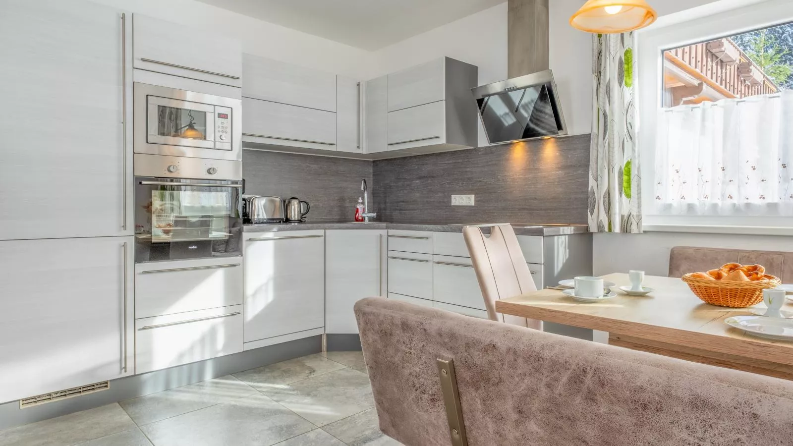 Blick auf den Rettenstein Top 1 und 2-Kitchen