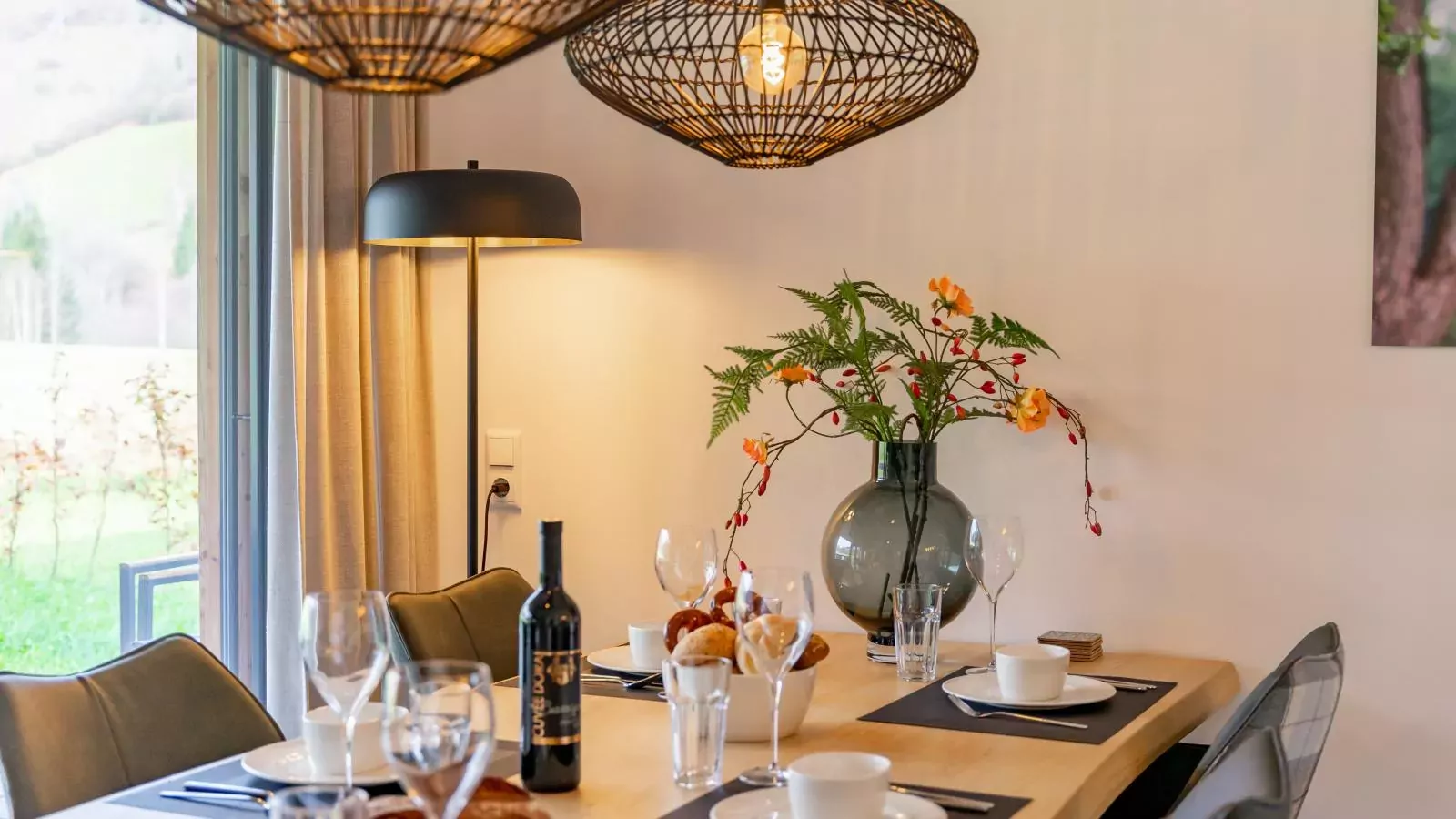 Mountain Chalet Chapeau-Dining room