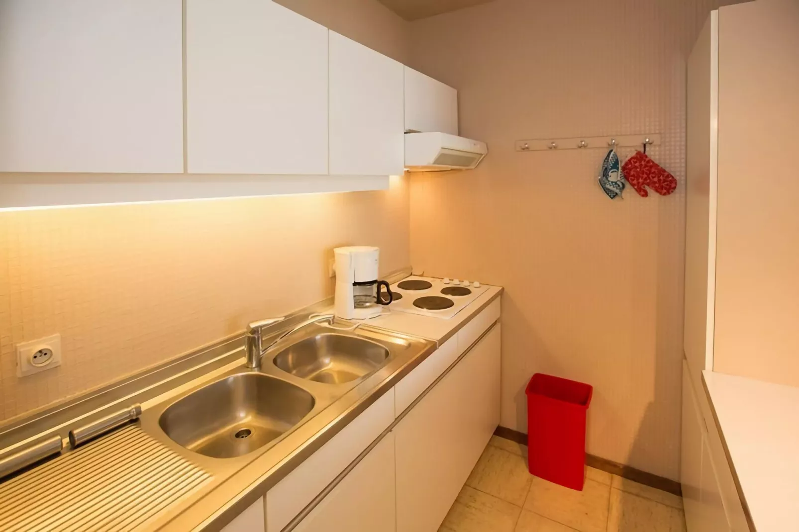 CANBERRA / 0503  Parking-Kitchen