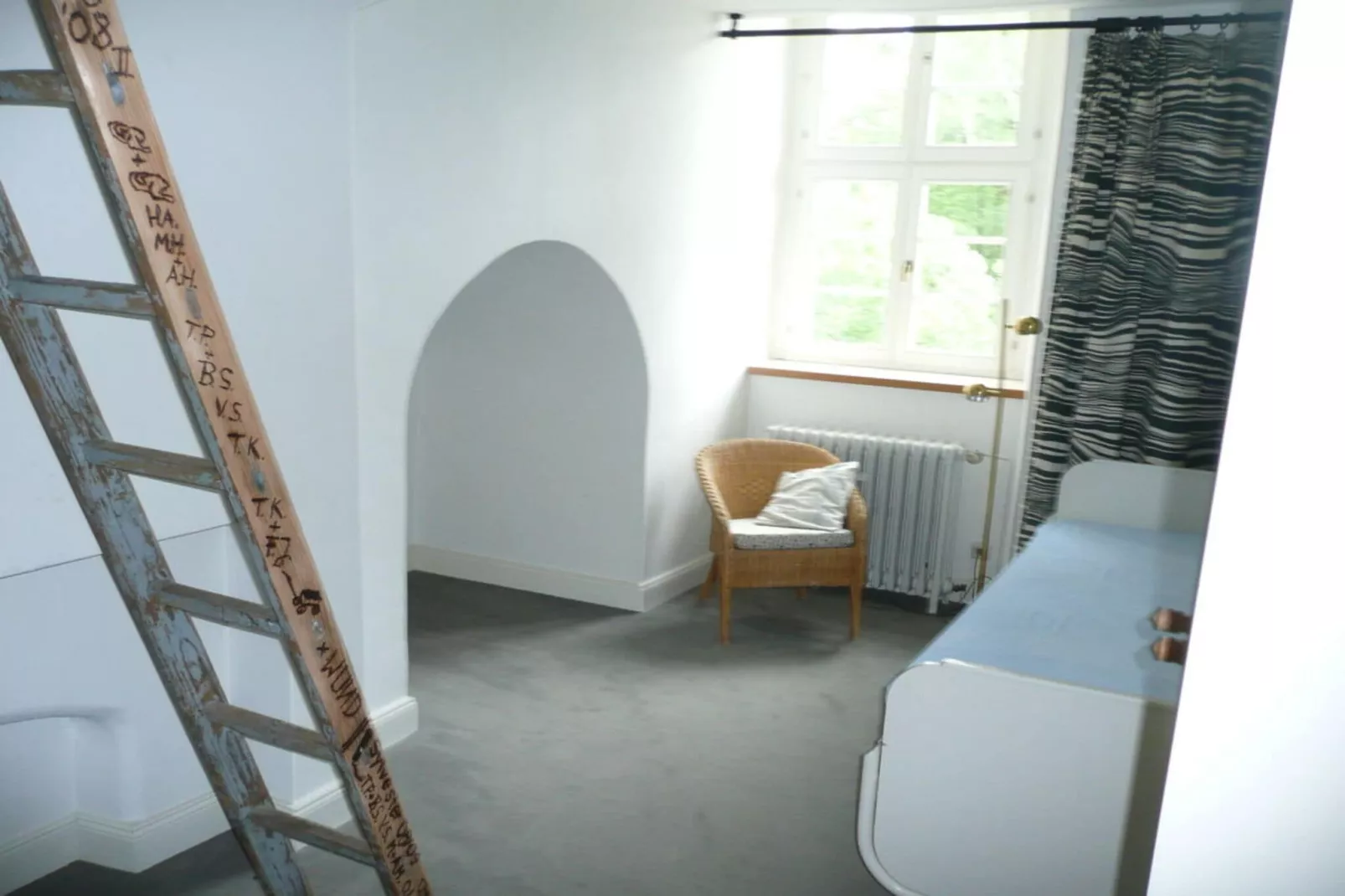 49391-Bedroom