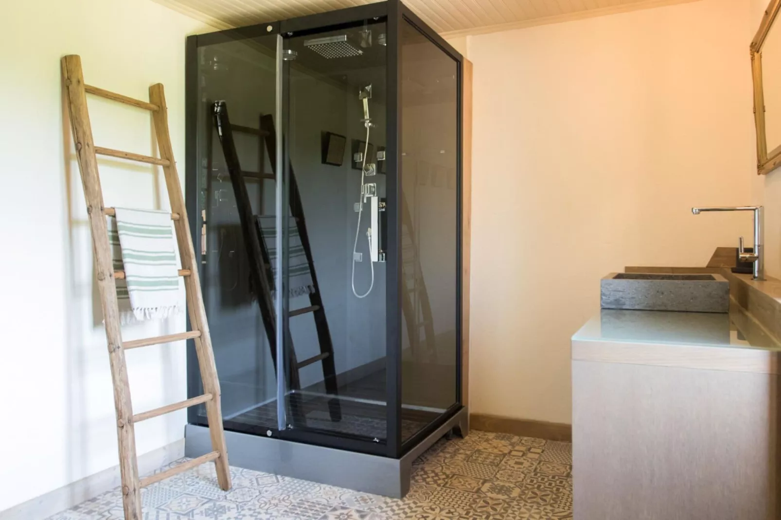 Le petit Nichoir-Badezimmer