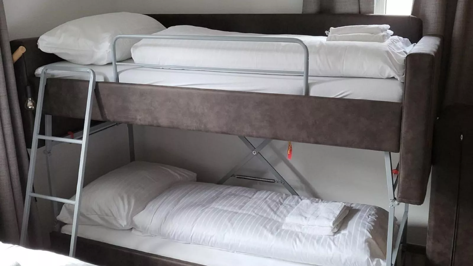 Falken Suites TOP 5-Bedroom