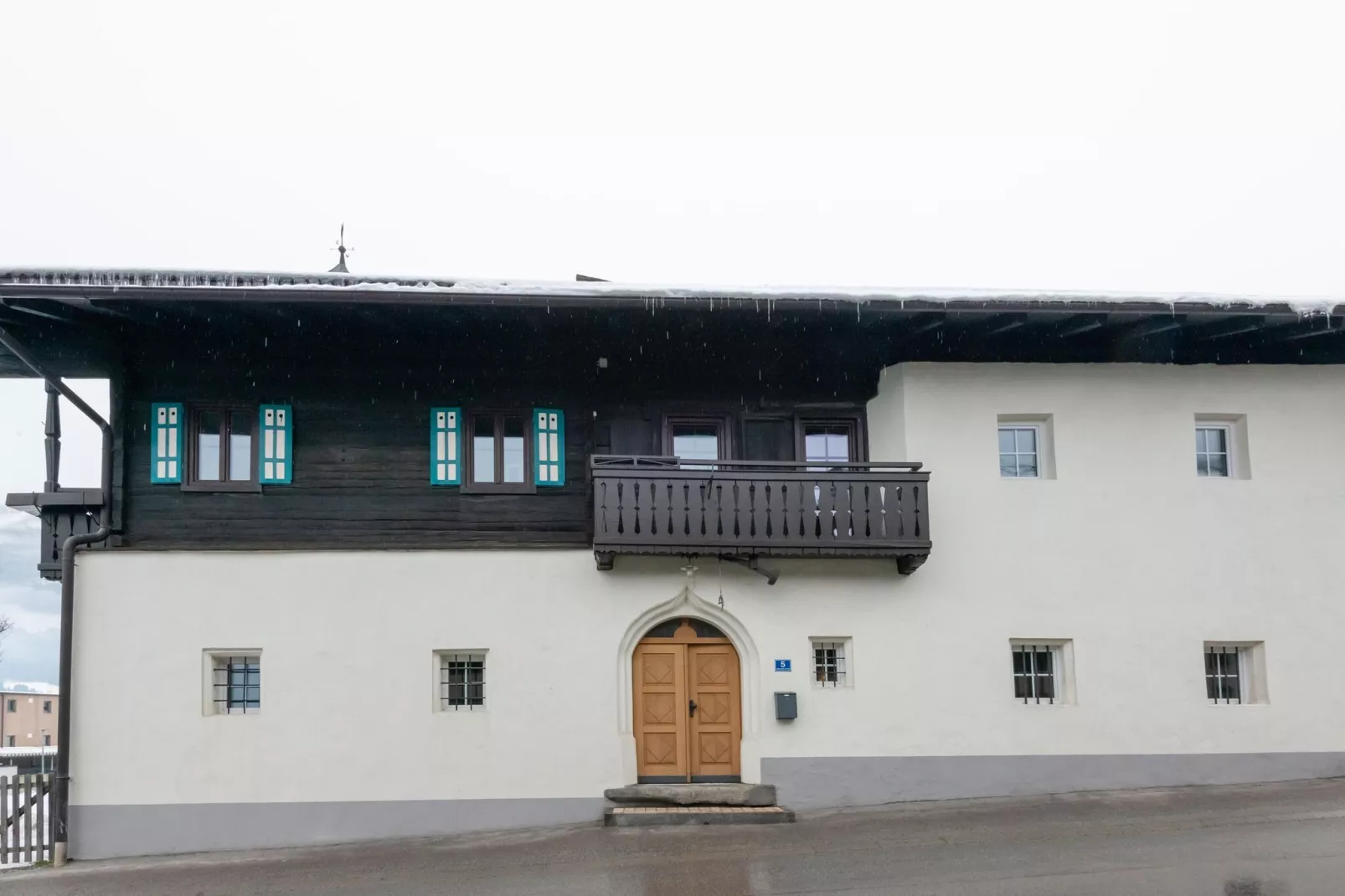 Steindorf-Exterior winter