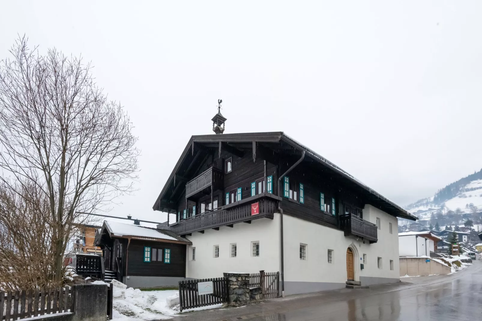 Steindorf-Exterior winter