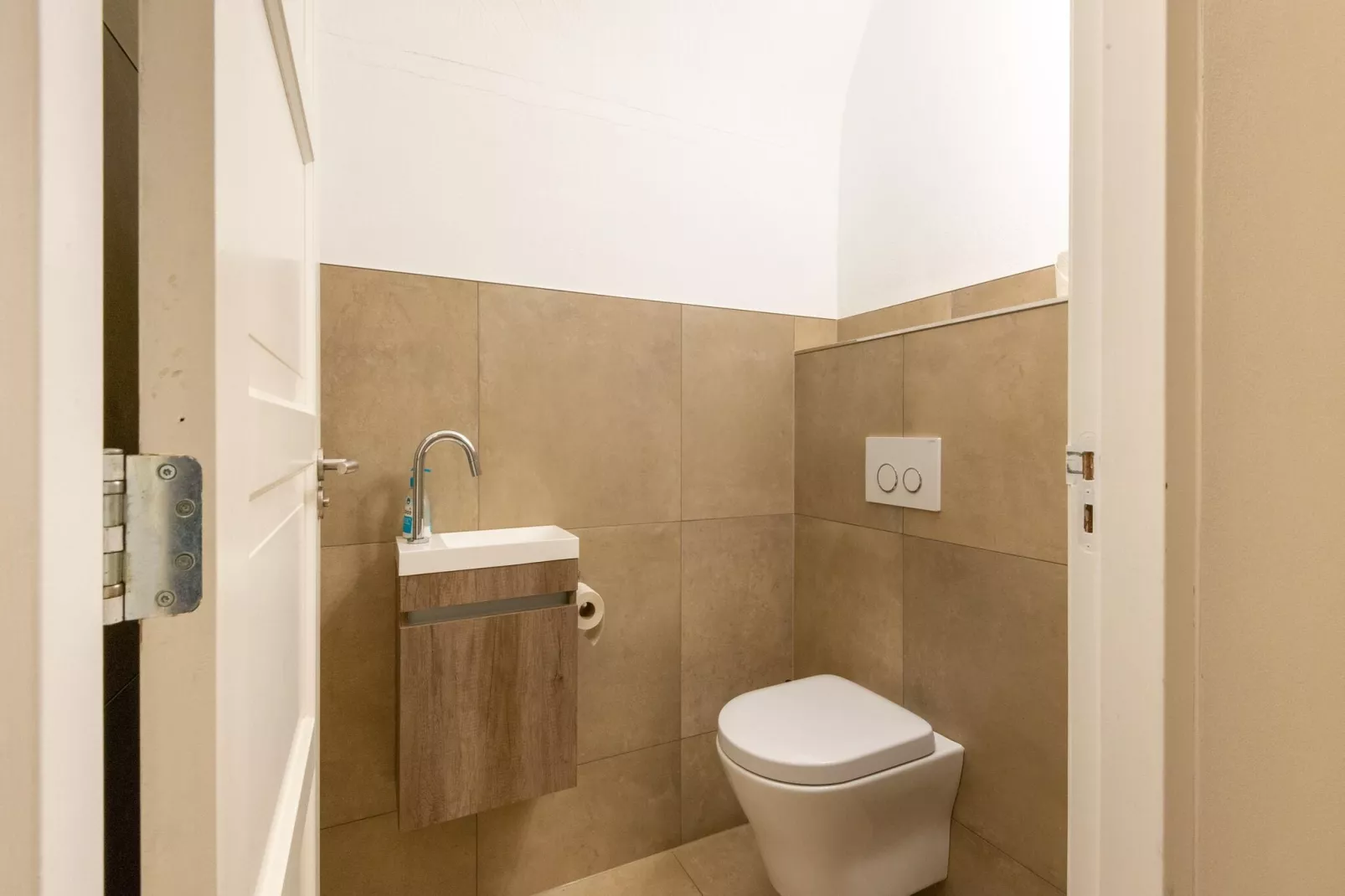 Steindorf-Bathroom