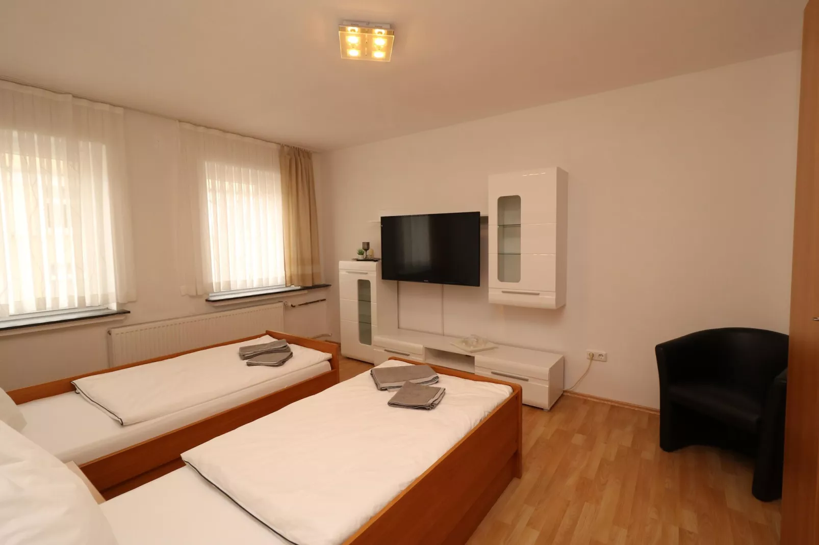 Zentrales Apartment in Messenähe-Bedroom