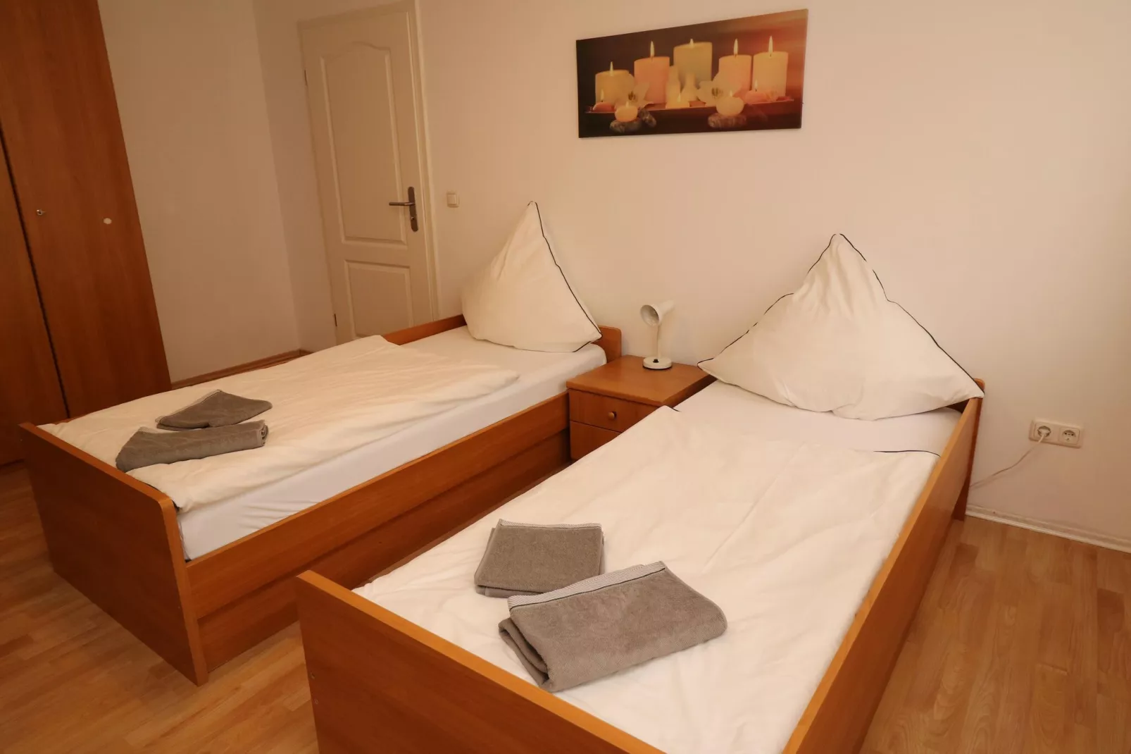 Zentrales Apartment in Messenähe-Bedroom