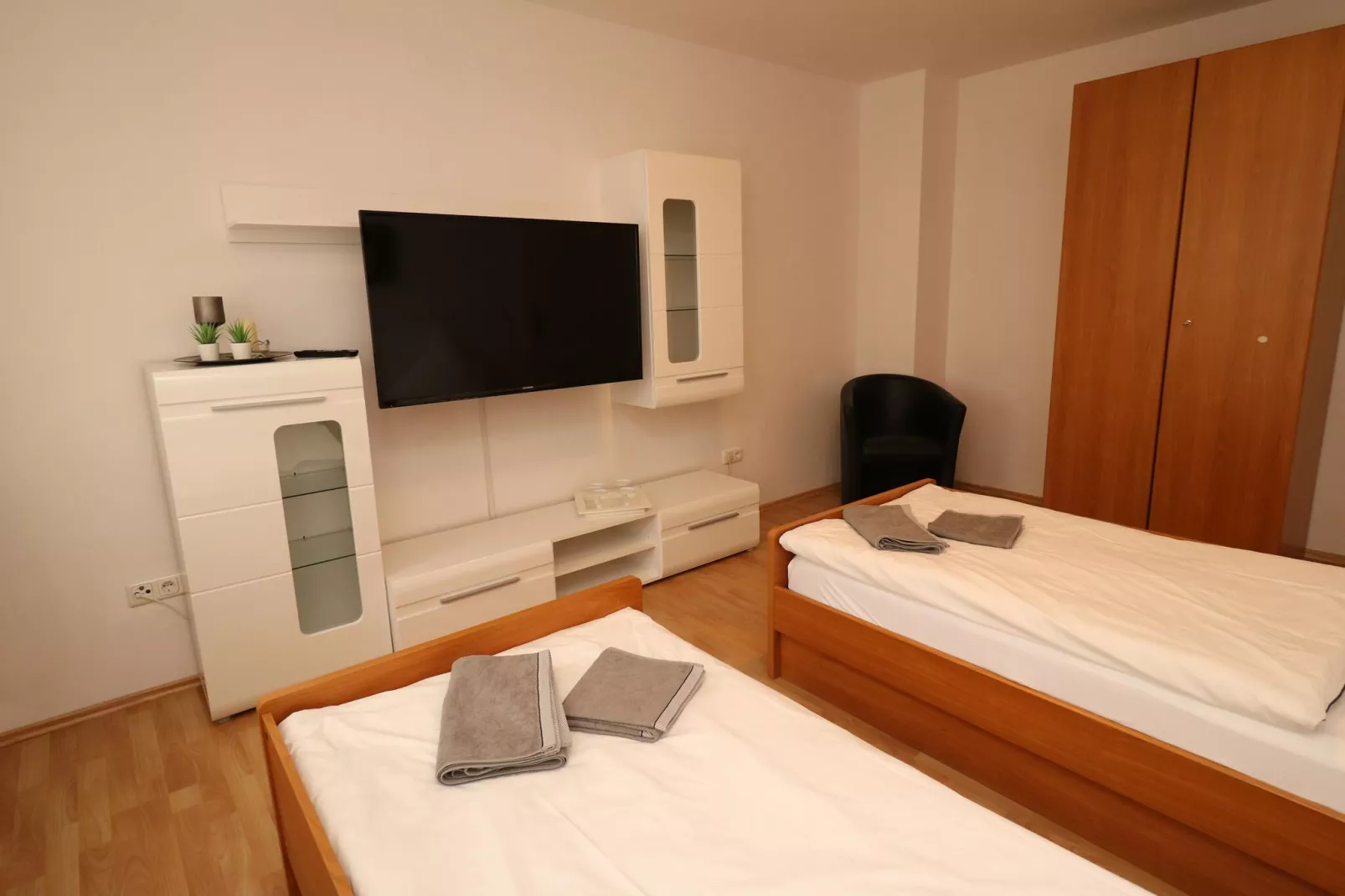 Zentrales Apartment in Messenähe-Bedroom