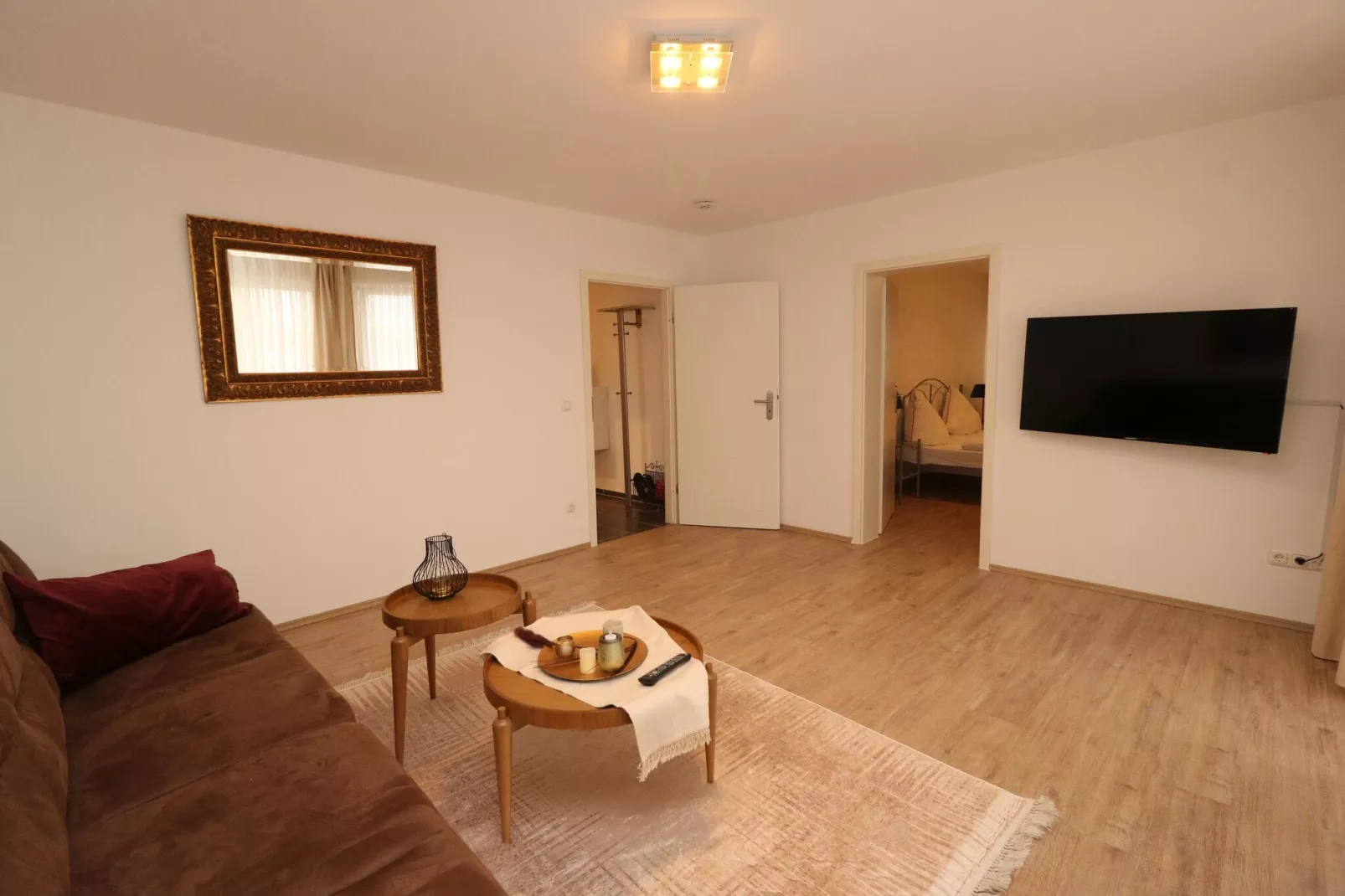 Apartment mit Wasserbett-Living room