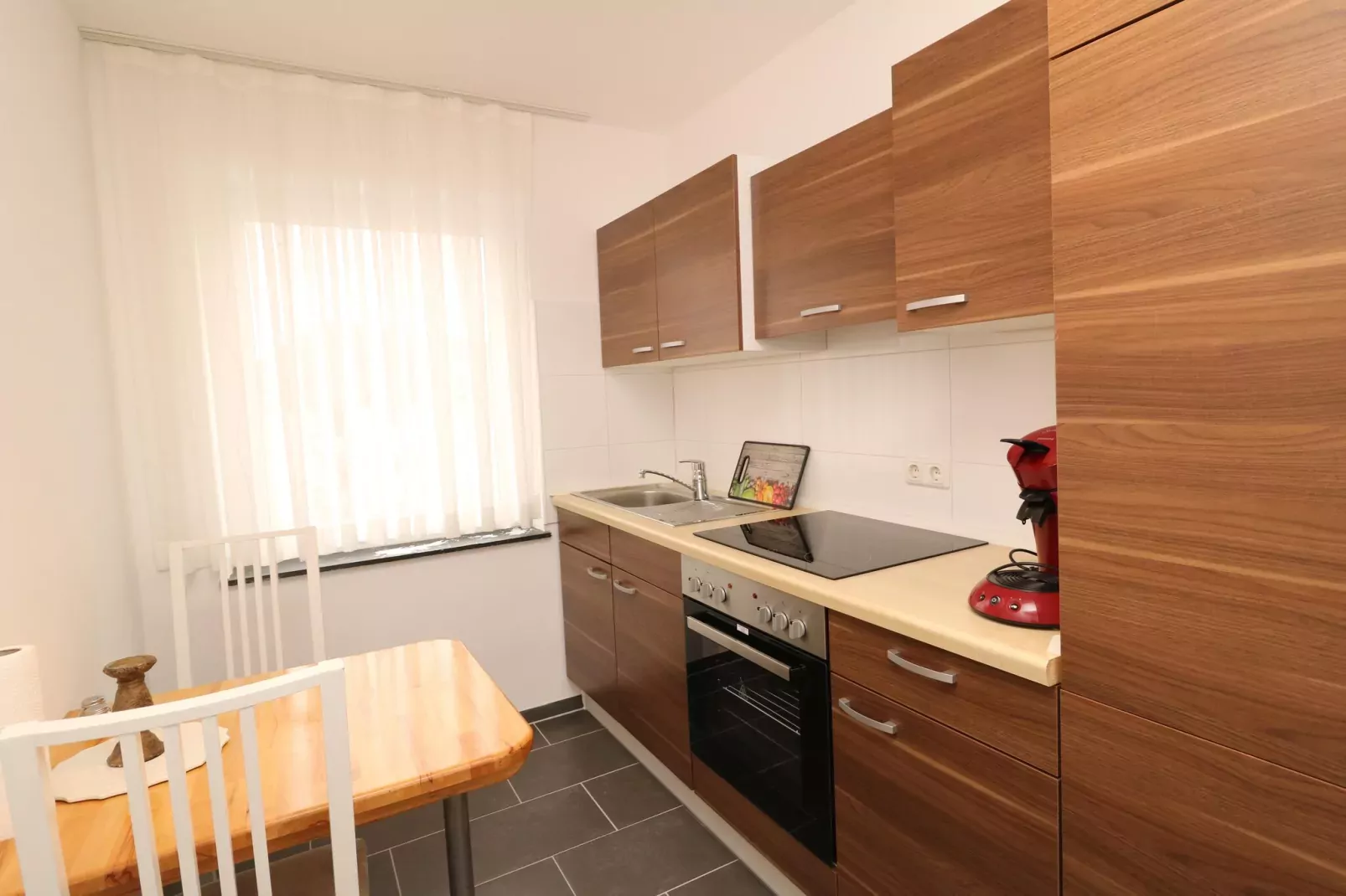 Apartment mit Wasserbett-Kitchen