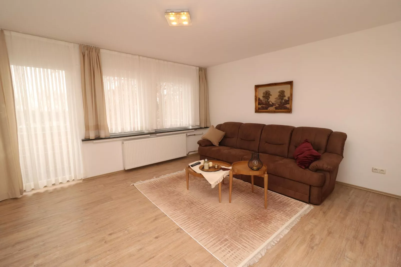 Apartment mit Wasserbett-Living room