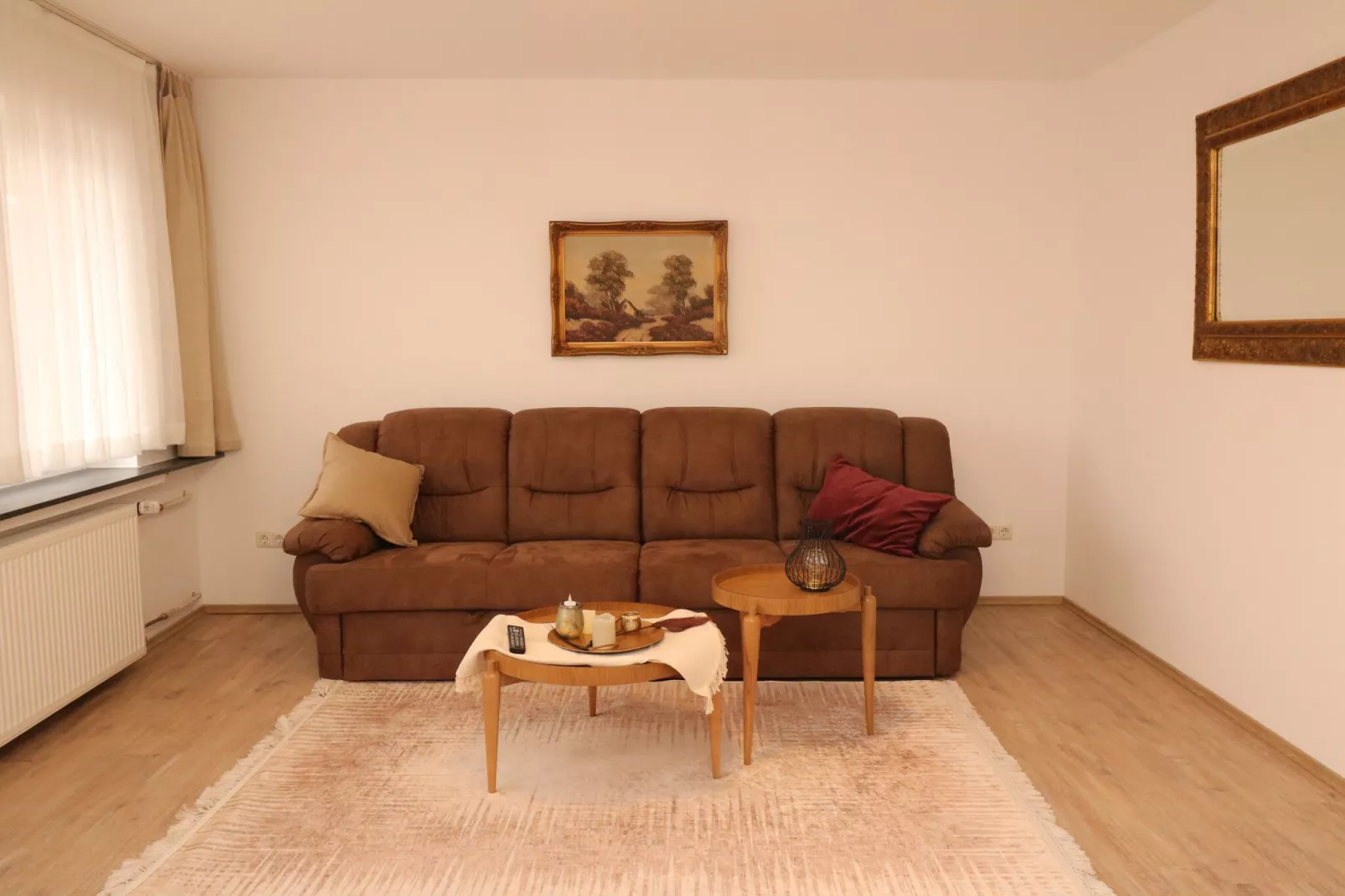 Apartment mit Wasserbett-Living room