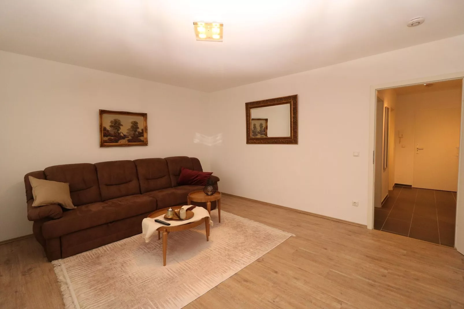 Apartment mit Wasserbett-Living room