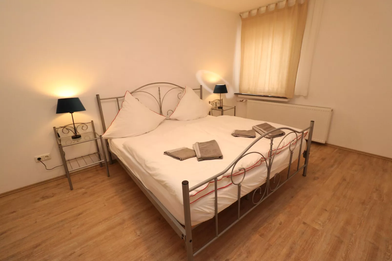 Apartment mit Wasserbett-Bedroom