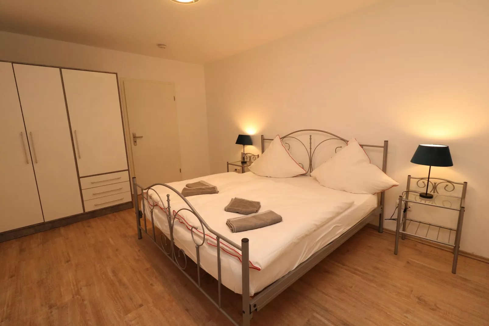 Apartment mit Wasserbett-Bedroom