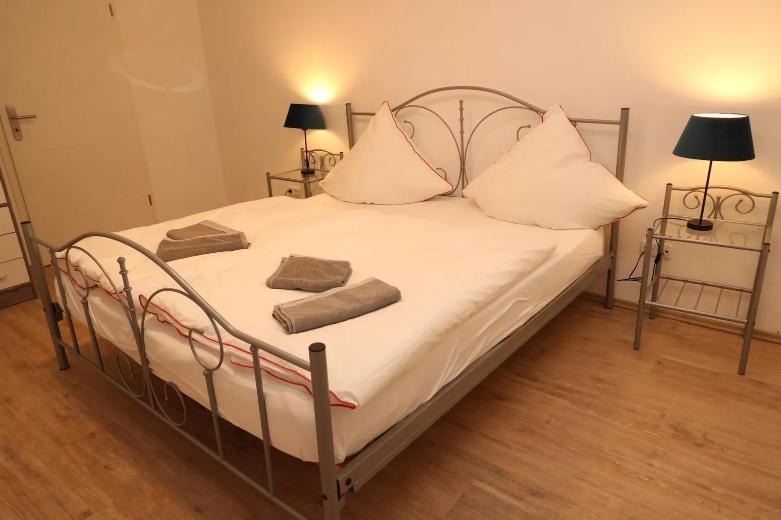Apartment mit Wasserbett-Bedroom