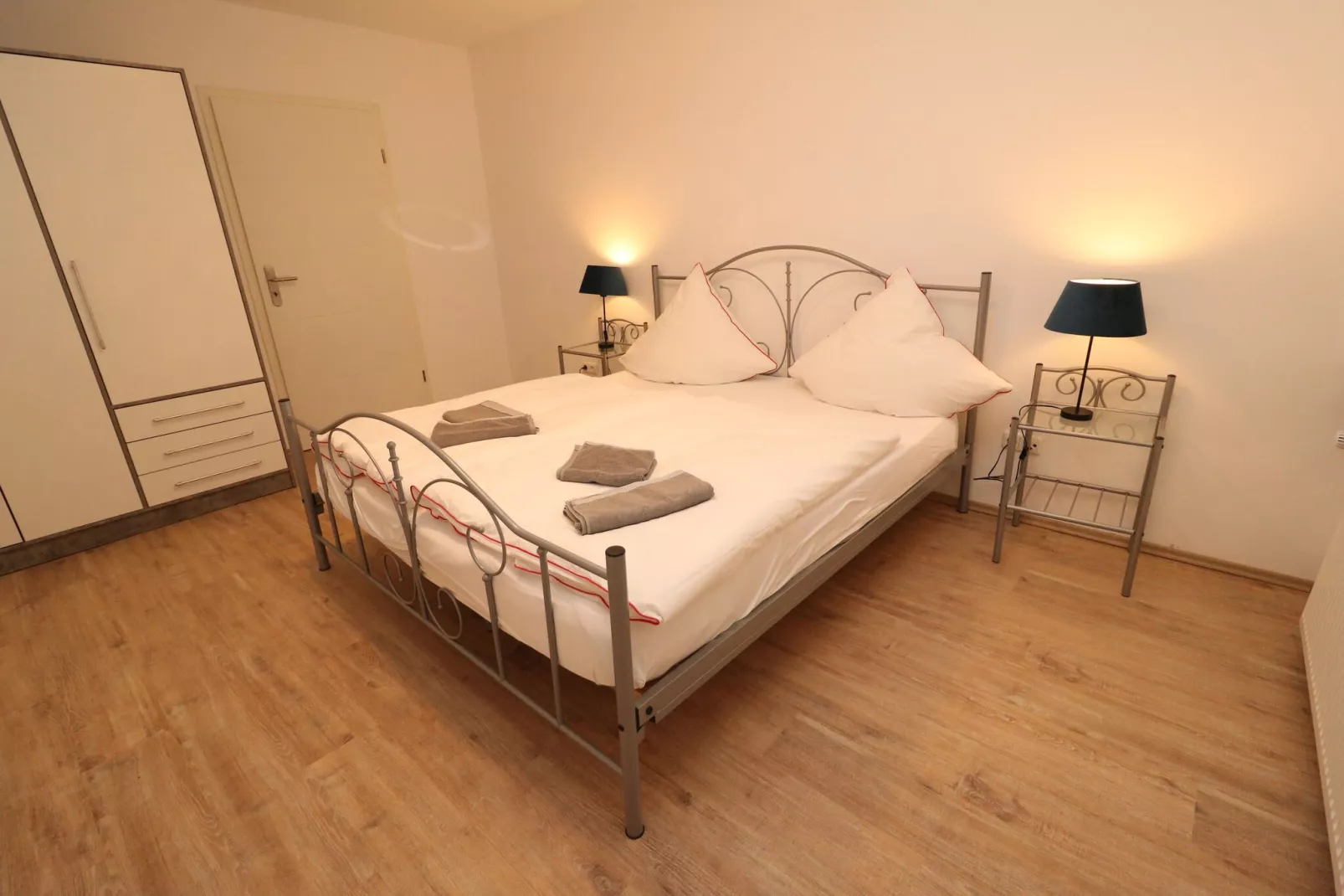 Apartment mit Wasserbett-Bedroom