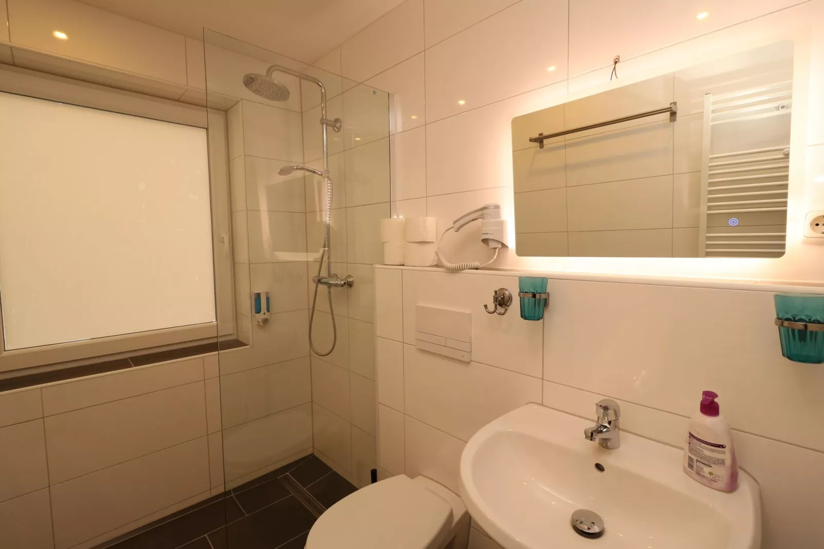 Apartment mit Wasserbett-Bathroom
