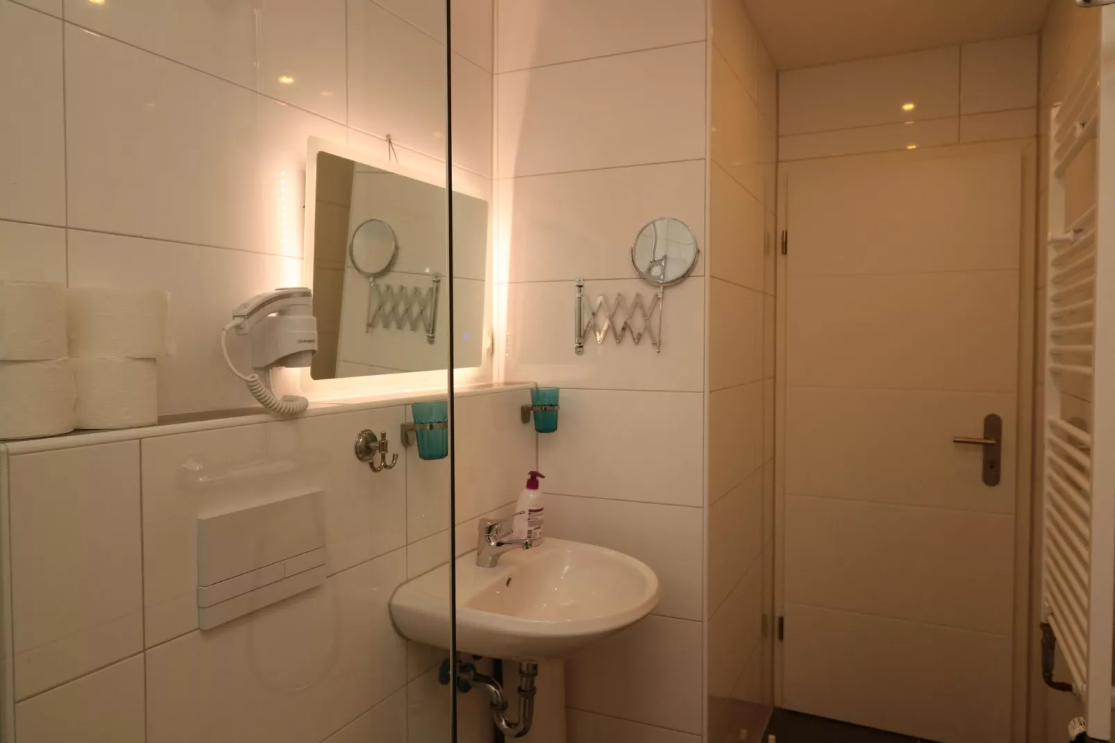 Apartment mit Wasserbett-Bathroom