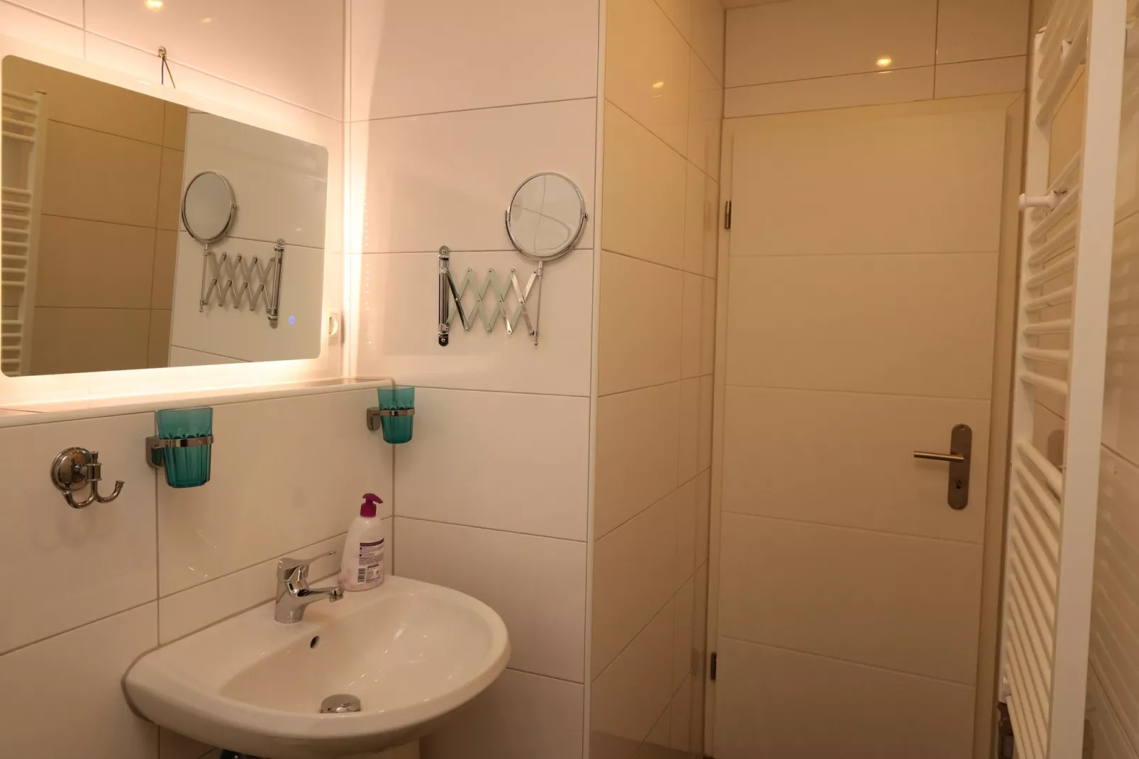 Apartment mit Wasserbett-Bathroom
