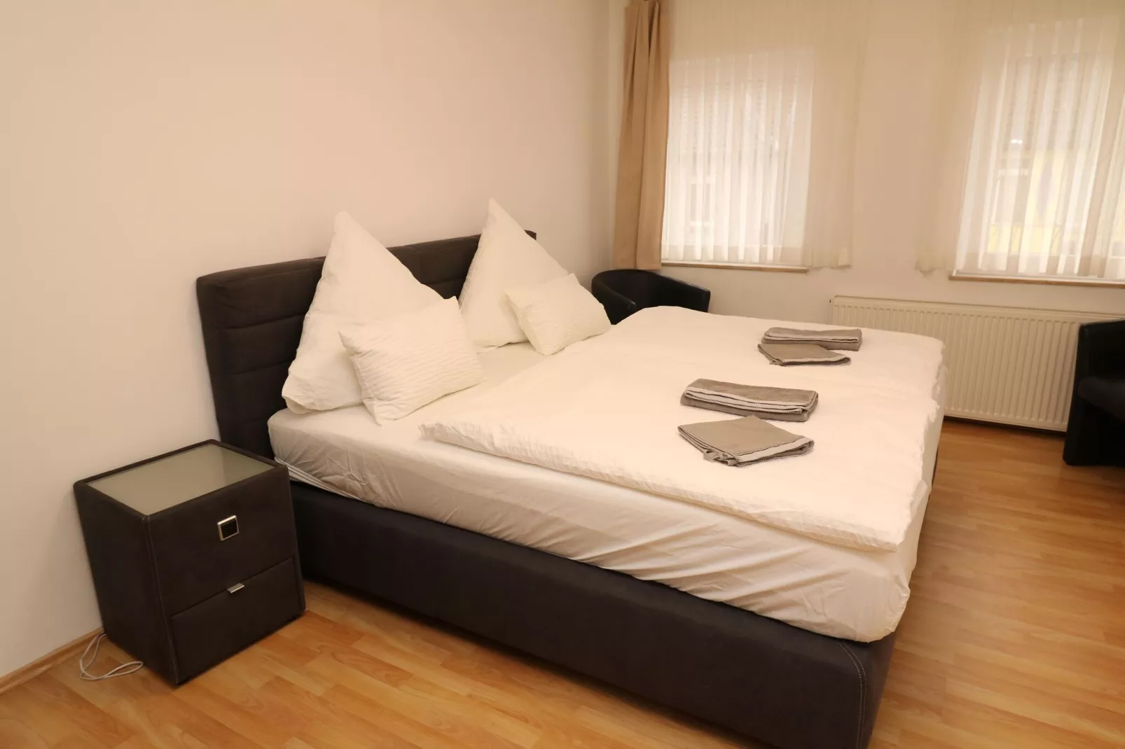 Zentrales Apartment in Messenähe-Bedroom