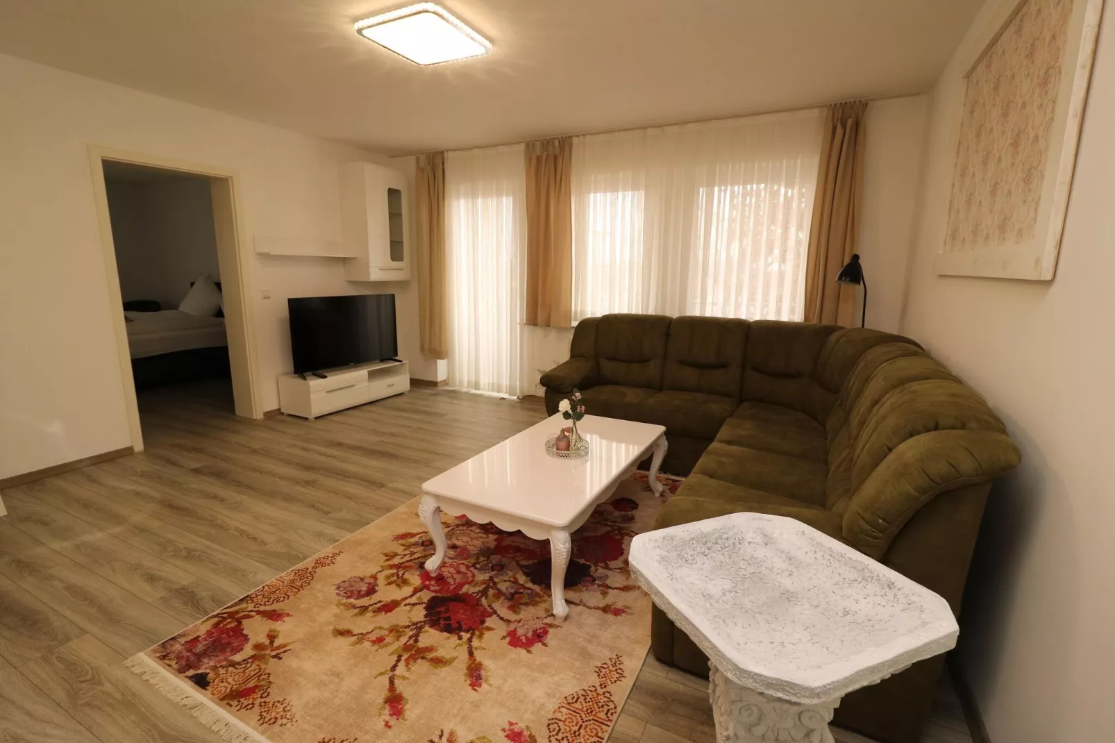 Zentrales Apartment in Messenähe-Living room