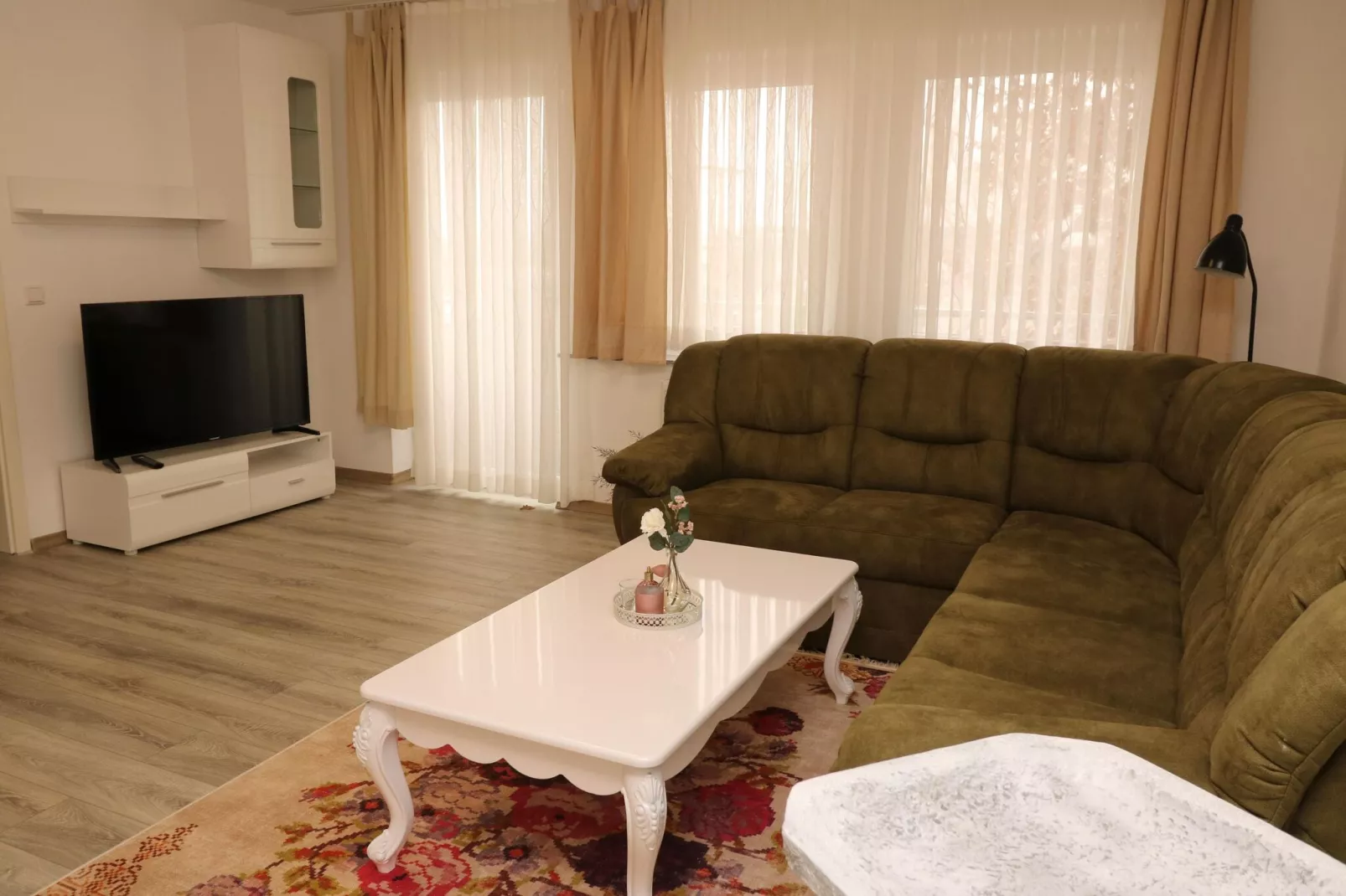 Zentrales Apartment in Messenähe-Living room