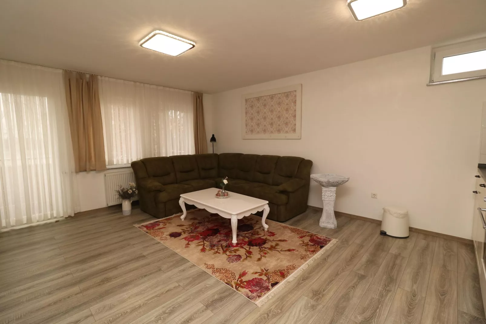 Zentrales Apartment in Messenähe-Living room