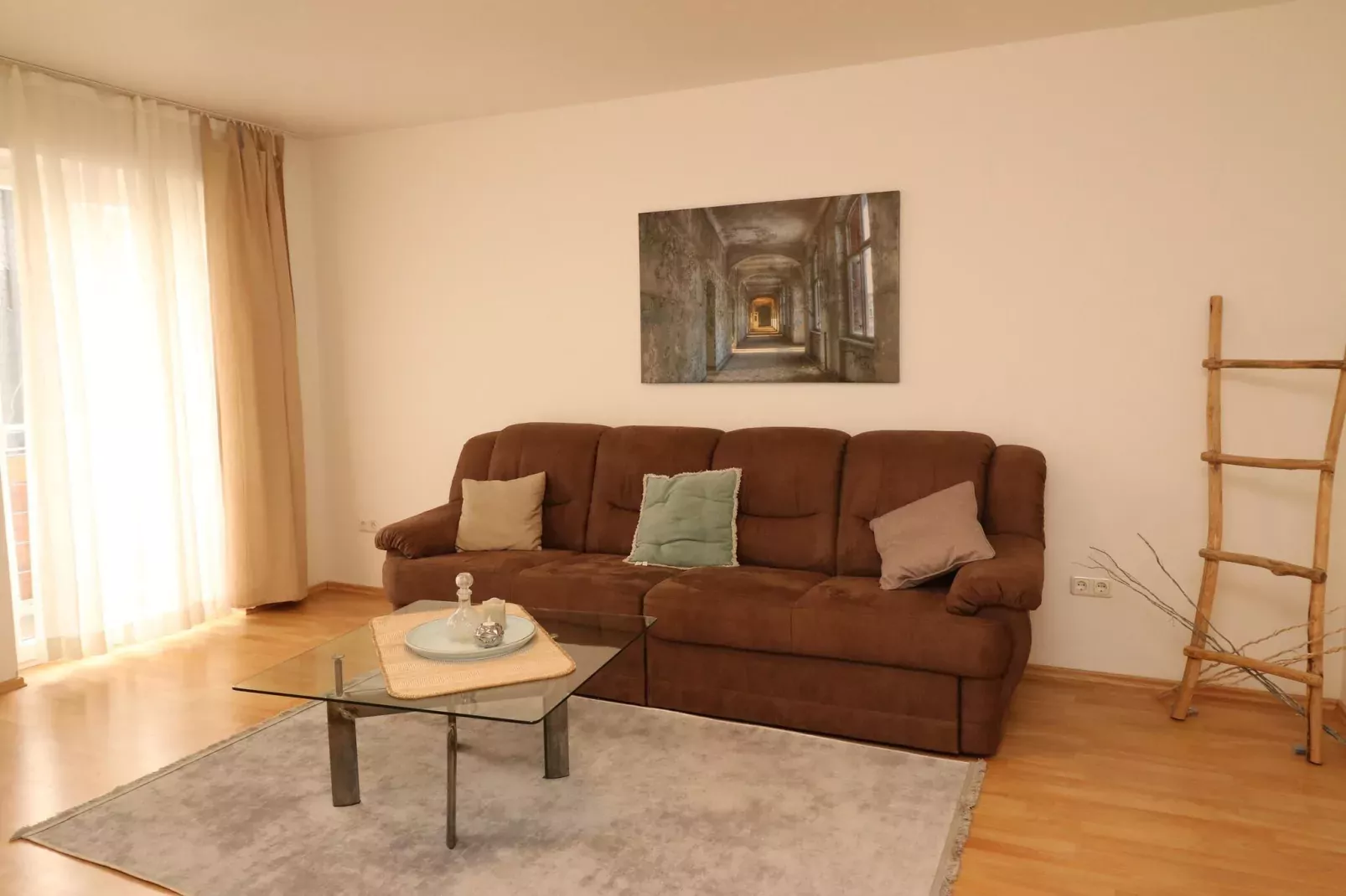 Zentrales Apartment in Messenähe-Living room