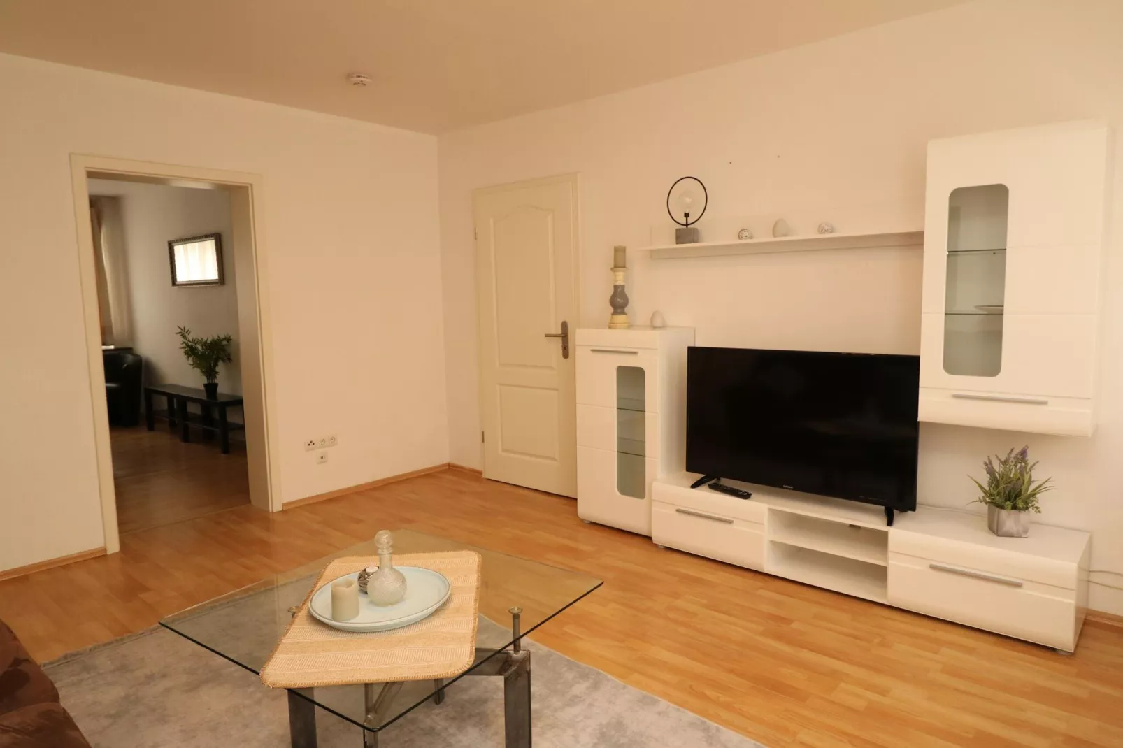 Zentrales Apartment in Messenähe-Living room