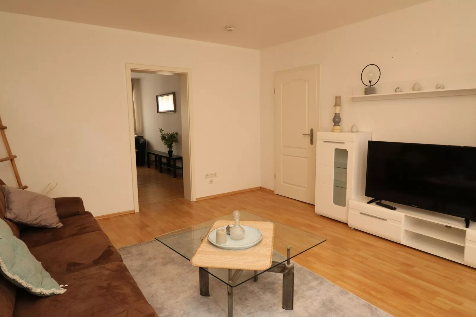 Zentrales Apartment in Messenähe-Living room