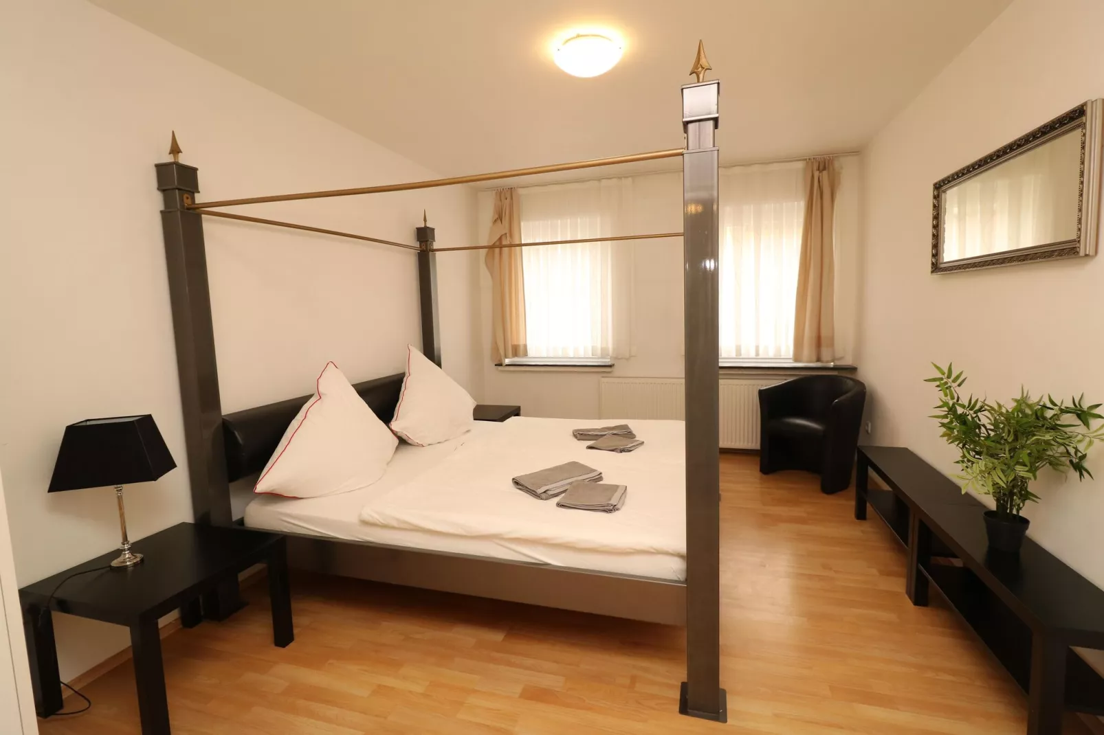 Zentrales Apartment in Messenähe-Bedroom