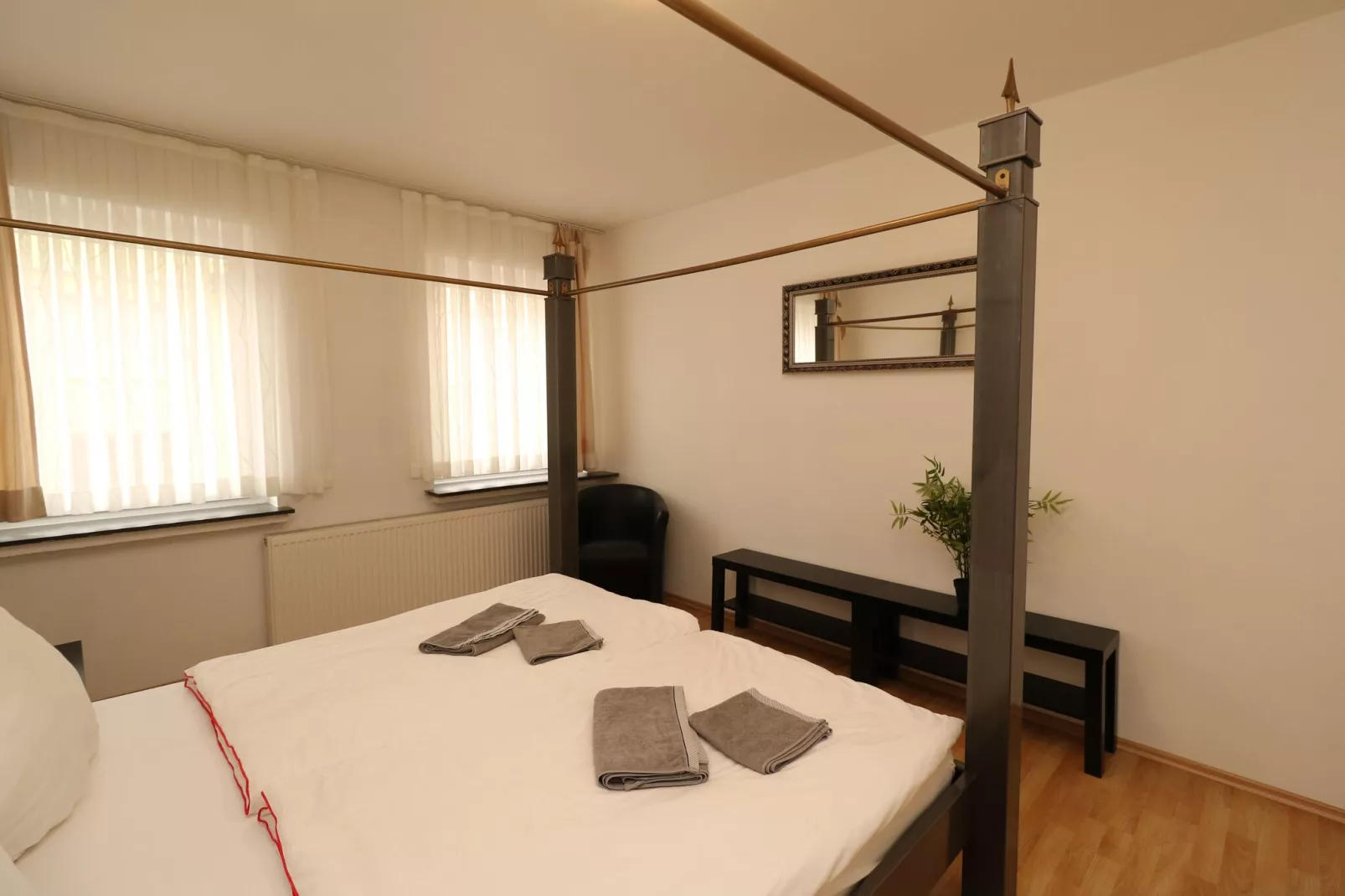 Zentrales Apartment in Messenähe-Bedroom