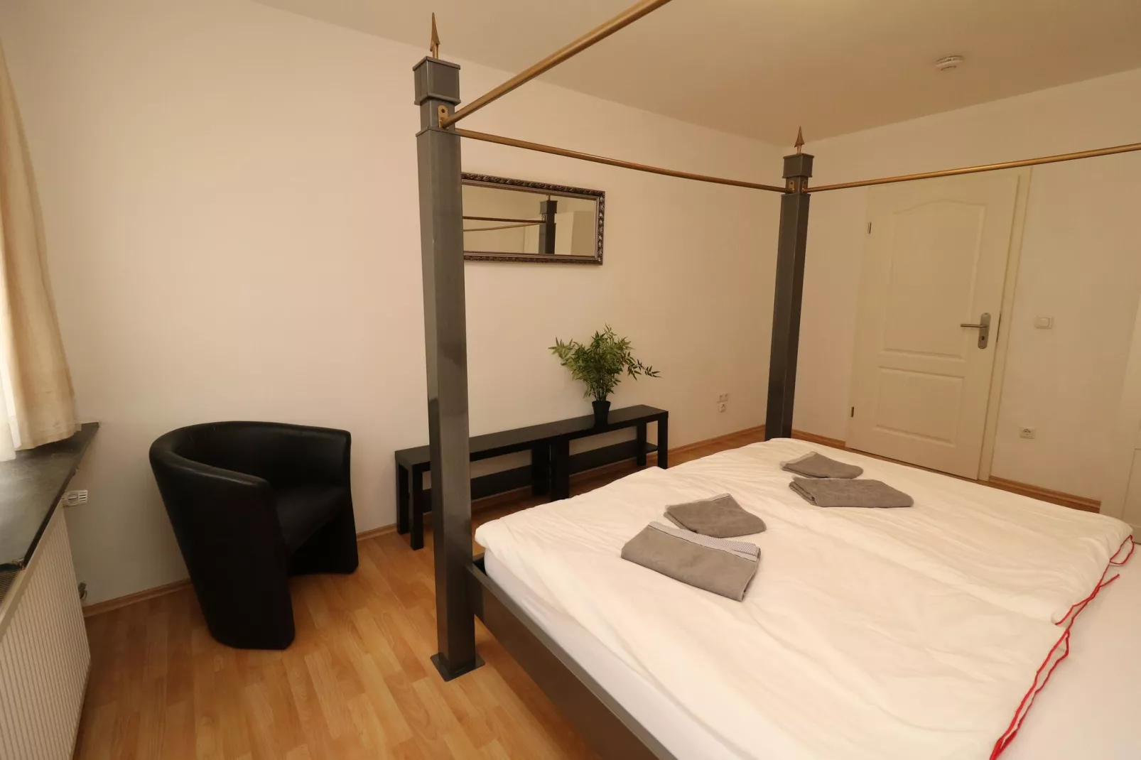 Zentrales Apartment in Messenähe-Bedroom