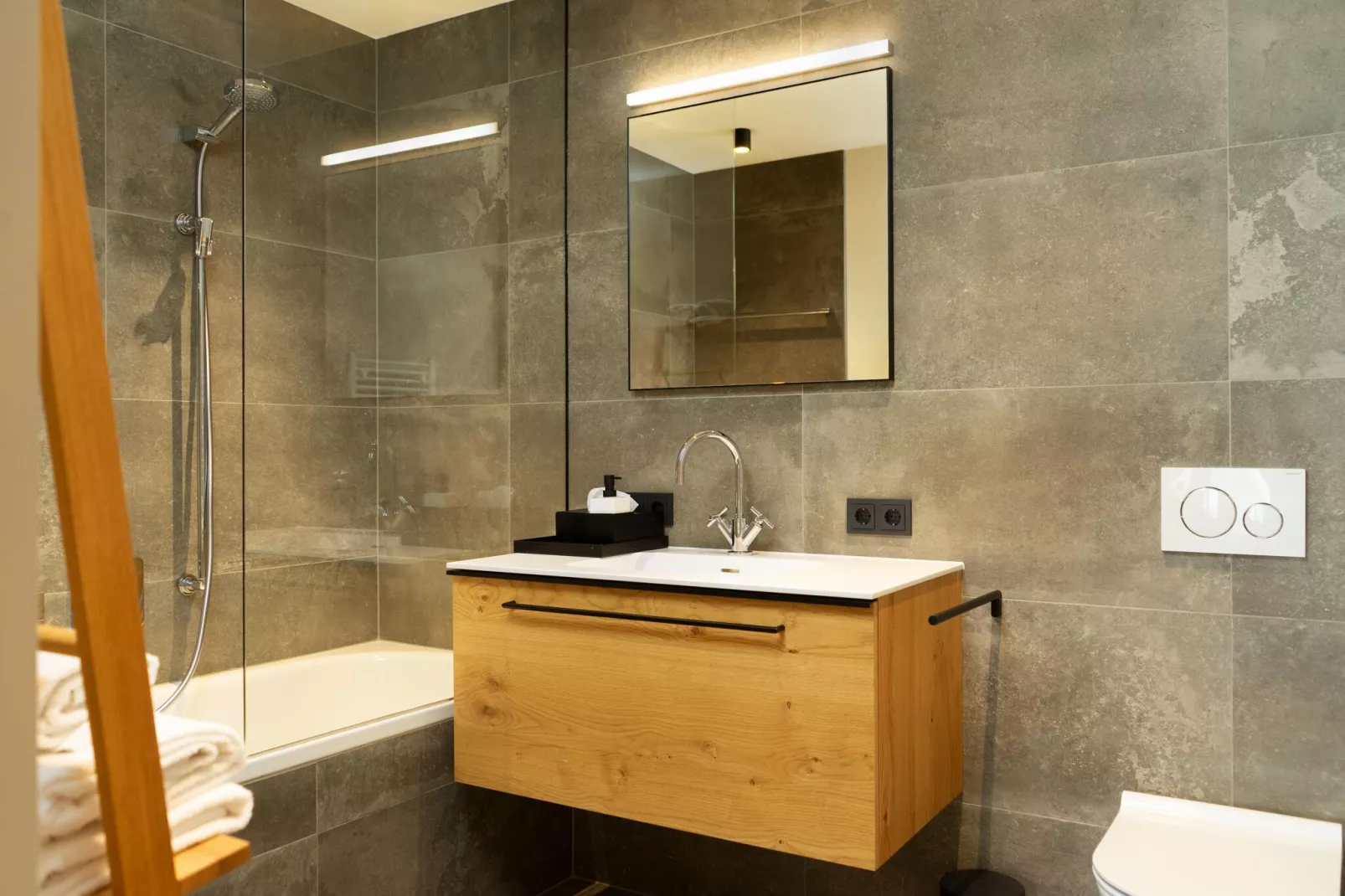 Heimat 1495 Arlberg-Bathroom