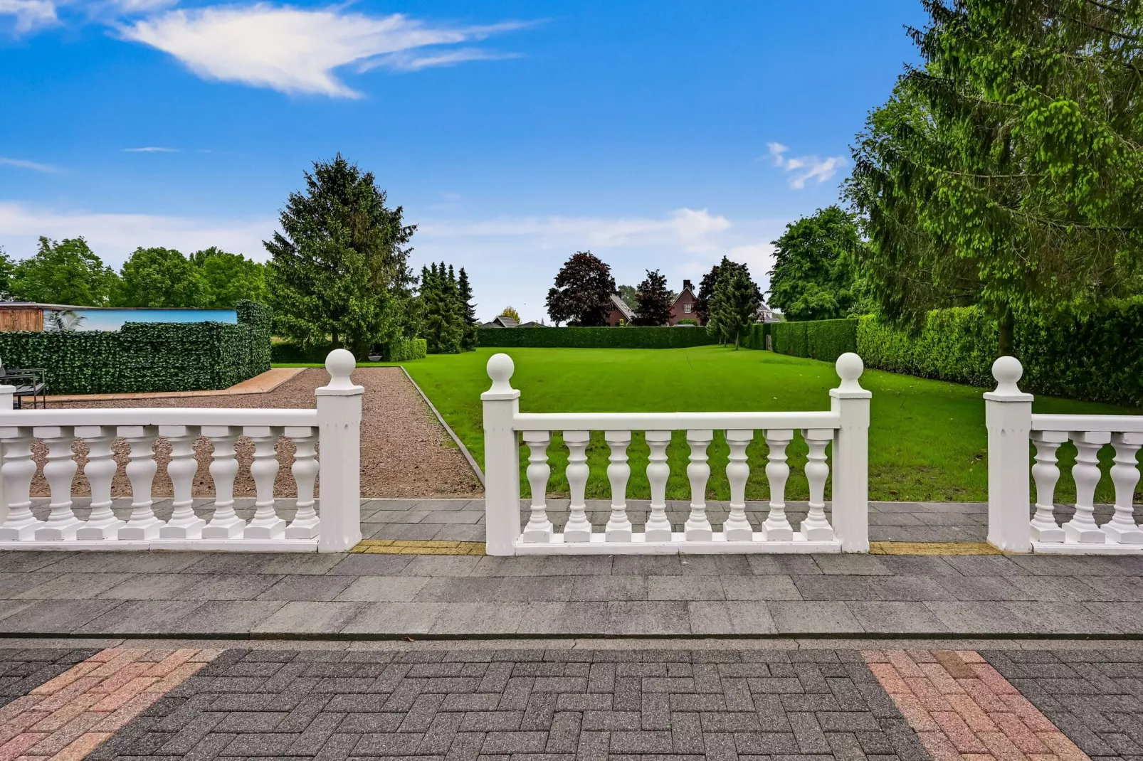 Villa Didam-Gardens summer