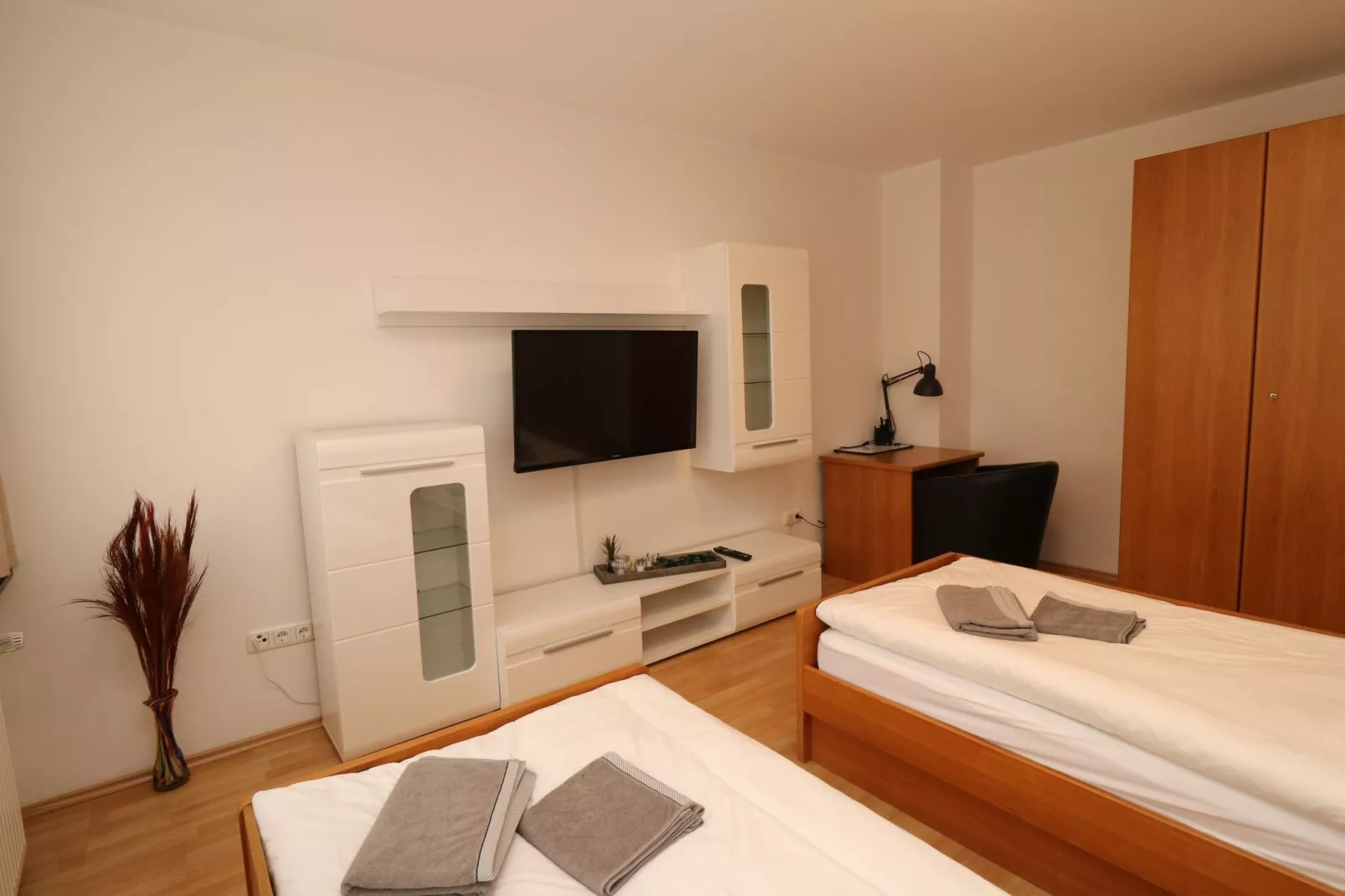 Zentrales Apartment in Messenähe-Bedroom