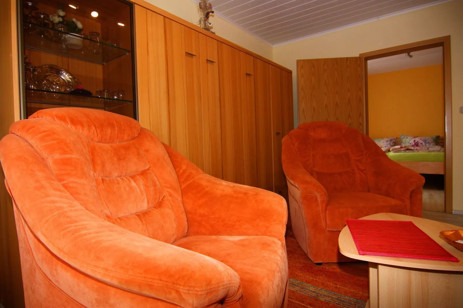 App 1 / 3 Raum App im EG 65 m²-Living room
