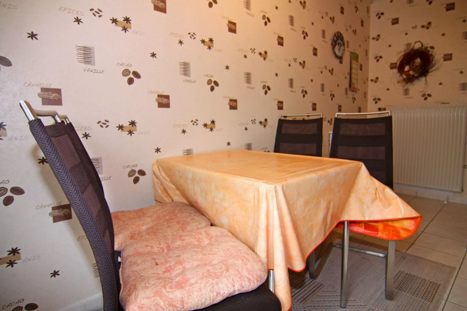 App 1 / 3 Raum App im EG 65 m²-Kitchen
