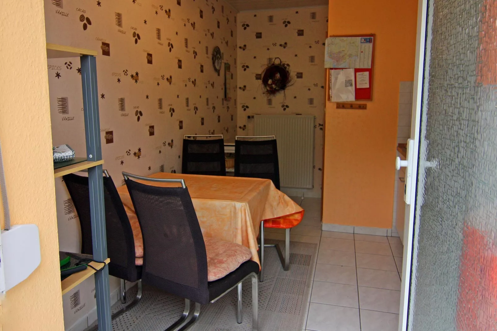 App 1 / 3 Raum App im EG 65 m²-Kitchen