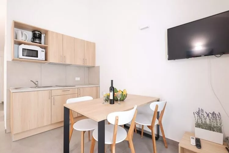 Apartments Medena Trogir - Seget Donji - B4plus1 Superior ca 46 qm für 5 Pers-Esszimmer