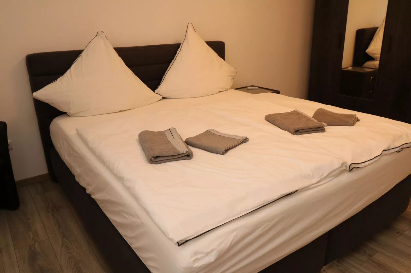 Apartment Nähe Messezentrum-Chambre