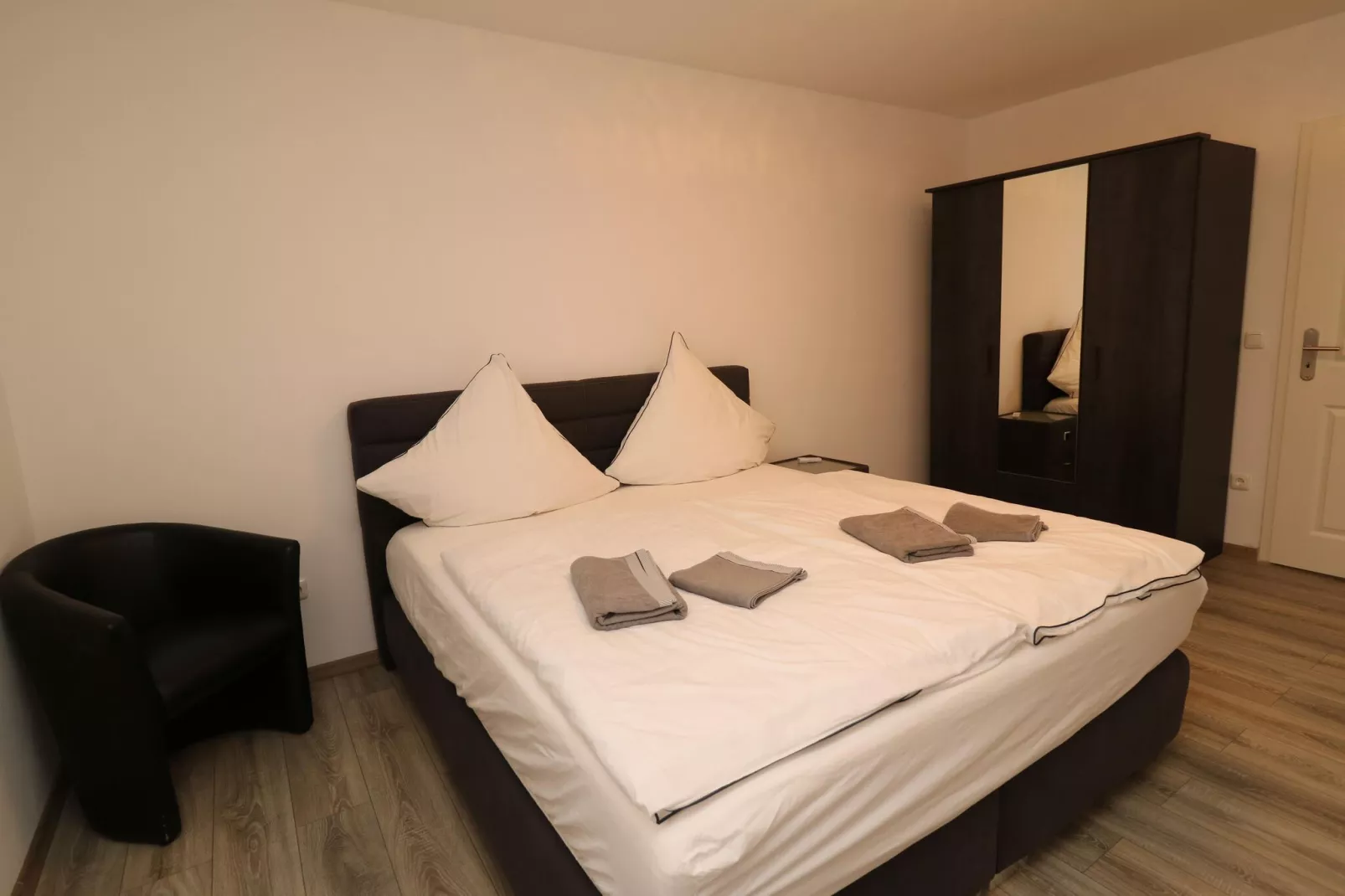 Apartment Nähe Messezentrum-Chambre