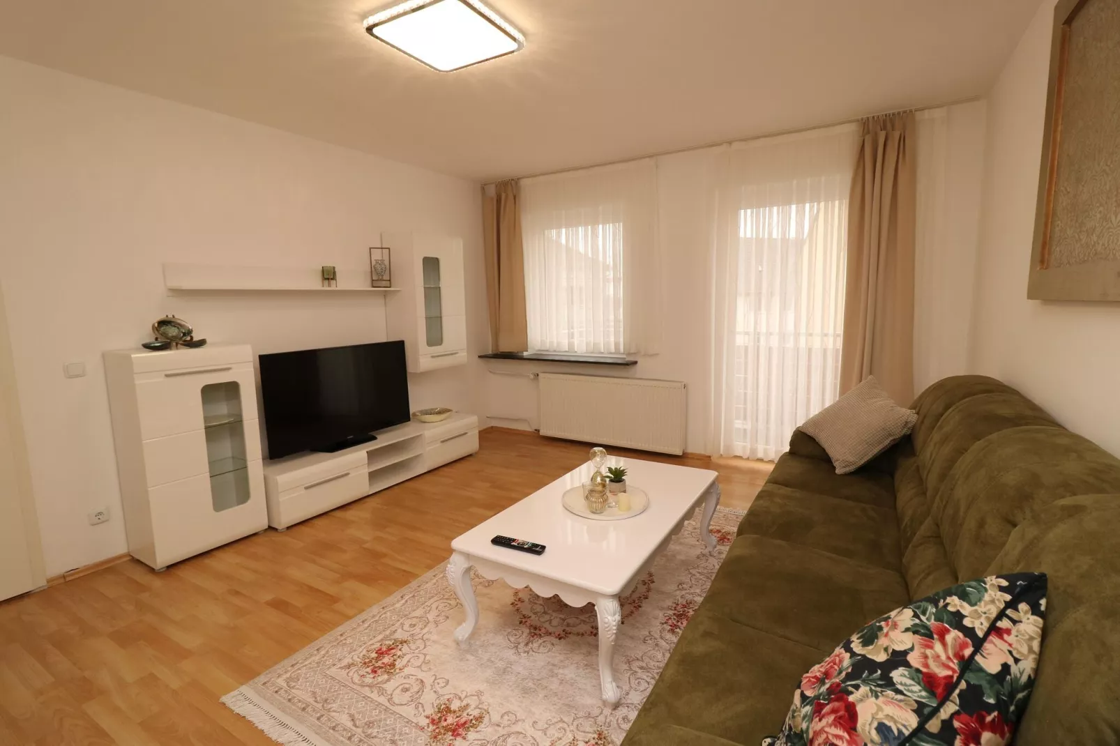 Apartment in Messenähe Essen und DD-Wohnzimmer
