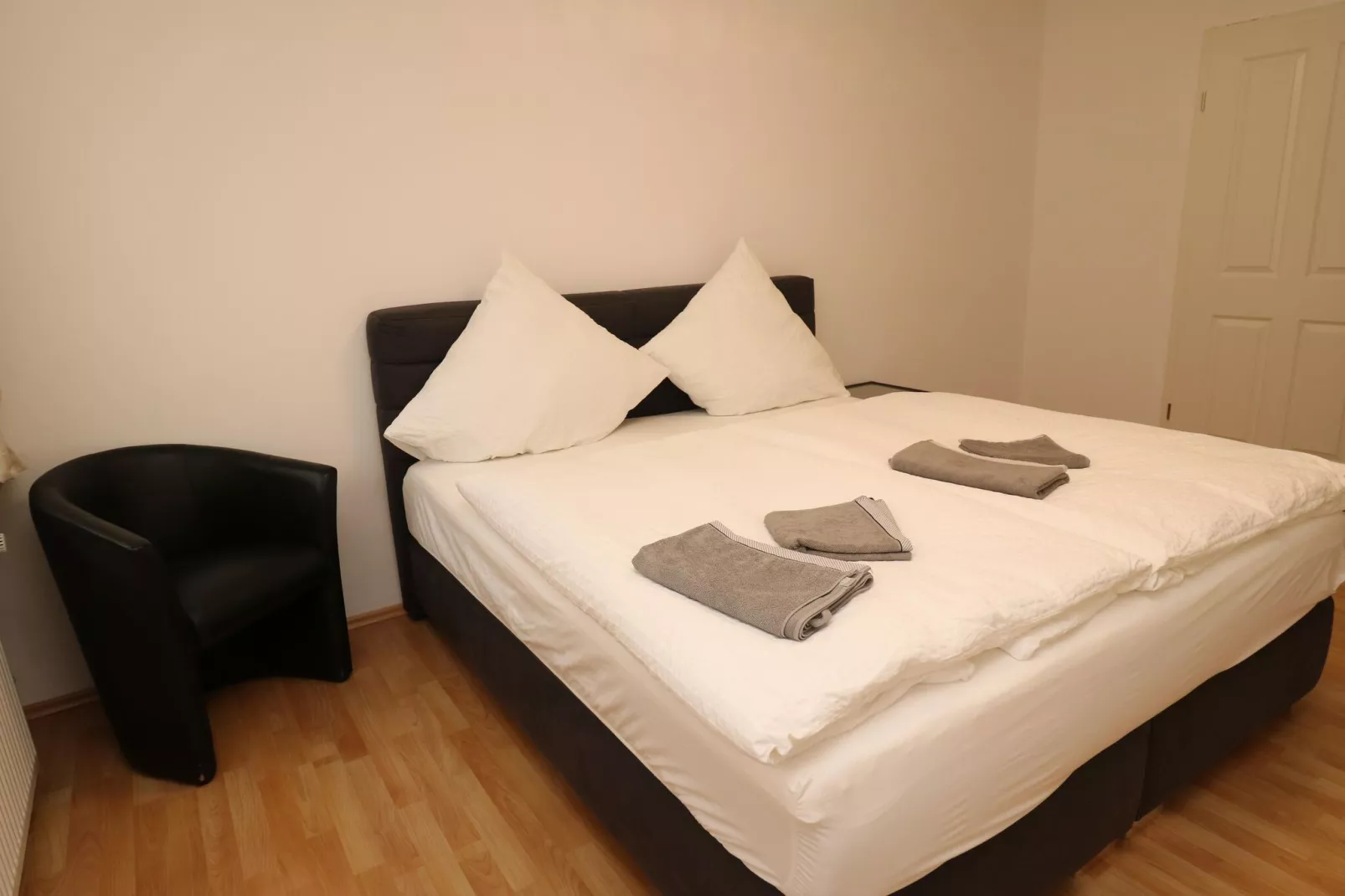 Apartment in Messenähe Essen und DD-Schlafzimmer